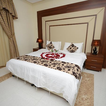 Hotelier Suites Riaad Buitenkant foto