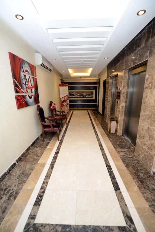 Hotelier Suites Riaad Buitenkant foto