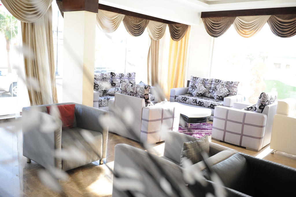 Hotelier Suites Riaad Buitenkant foto