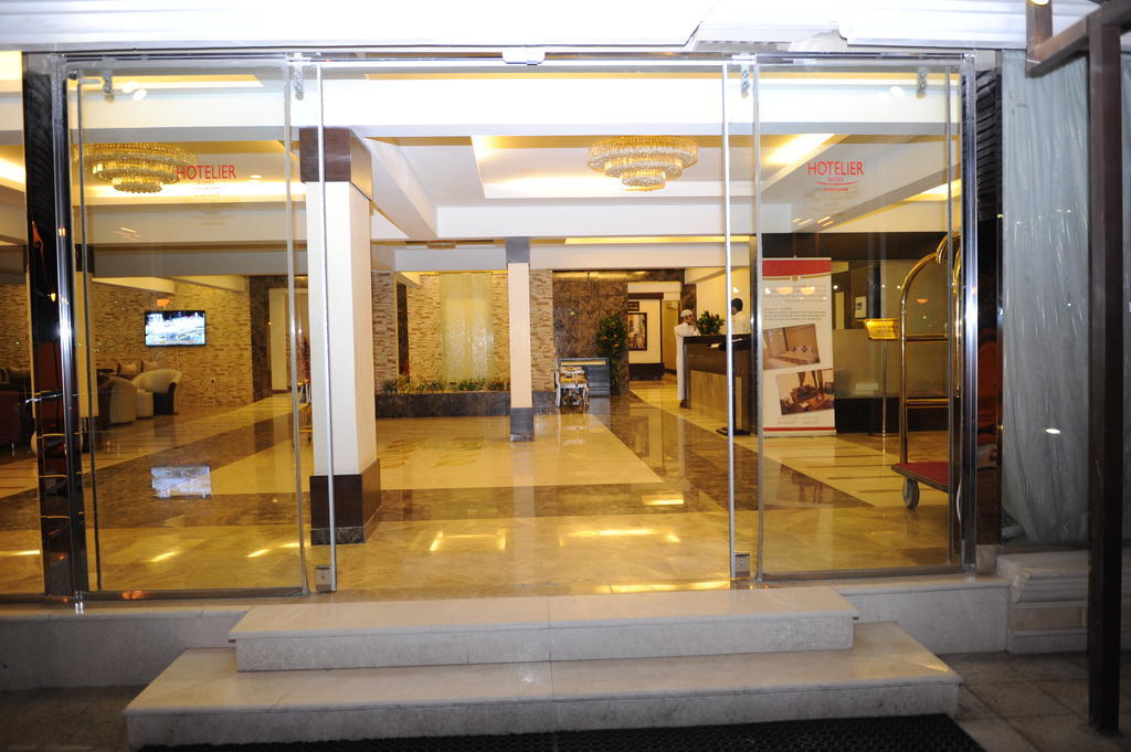 Hotelier Suites Riaad Buitenkant foto