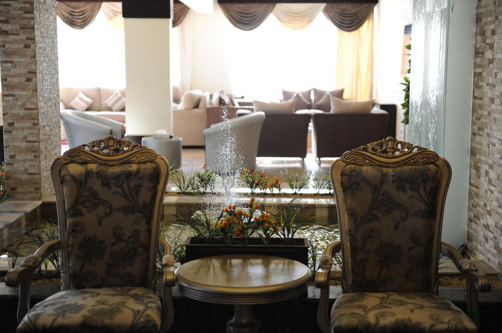 Hotelier Suites Riaad Buitenkant foto