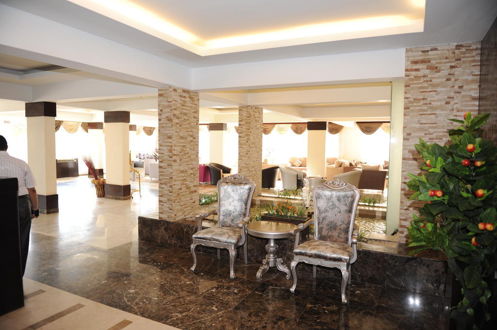 Hotelier Suites Riaad Buitenkant foto