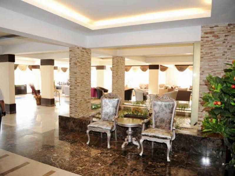 Hotelier Suites Riaad Buitenkant foto