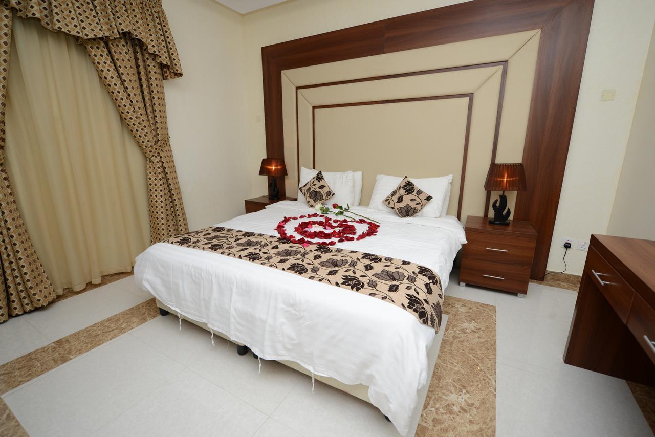 Hotelier Suites Riaad Buitenkant foto